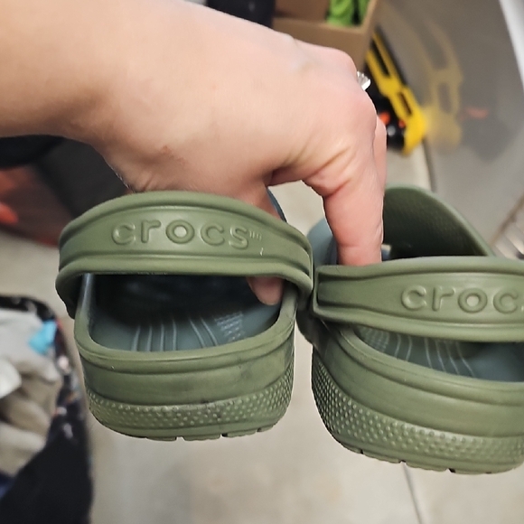 Kids Green Crocs J2 - Picture 4 of 7